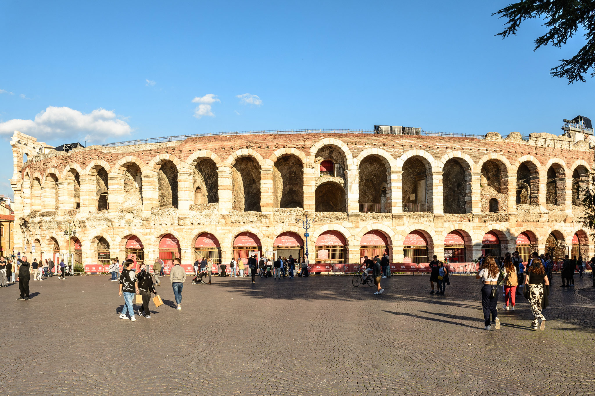 Piazza Bra & Arena di Verona